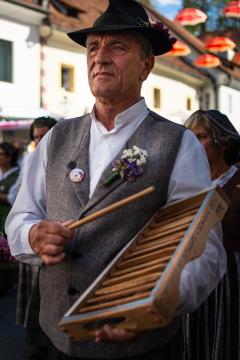 Izjemen obisk zaznamoval 50. Dneve narodnih noš in oblačilne dediščine v Kamniku (Blaž T. Muc)  (120)